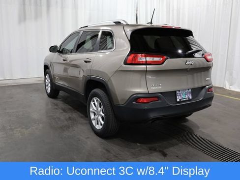 Used 2017 Jeep Cherokee Latitude w/ Safety/Convenience Group AWD/4WD image 5