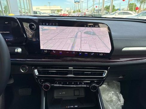 New 2026 Chevrolet Traverse Z71 w/ Enhanced Driving Package AWD/4WD image 17