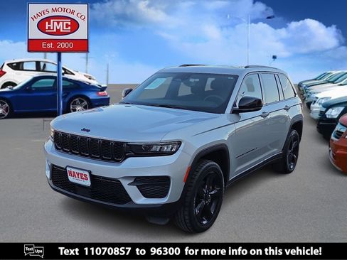 Used 2024 Jeep Grand Cherokee Altitude image 1