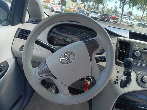 Used 2012 Toyota Sienna LE FWD image 16