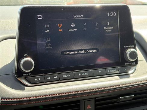 Used 2025 Nissan Rogue SV image 10