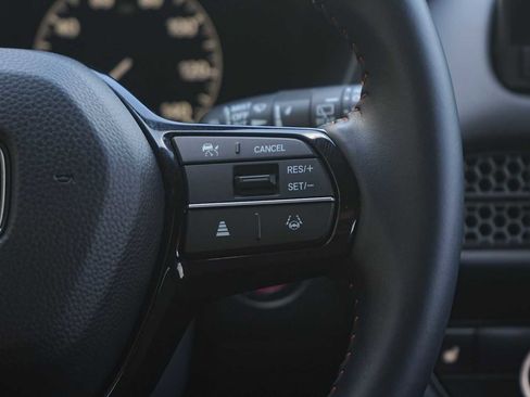 Used 2025 Honda HR-V Sport image 18