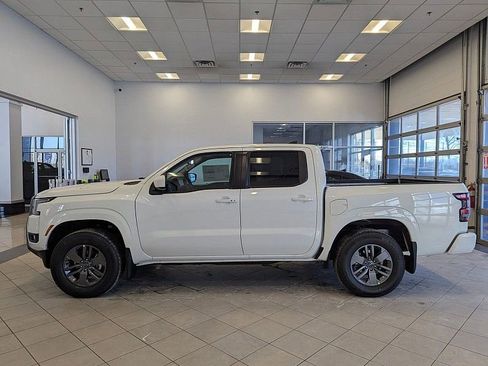 Used 2025 Nissan Frontier SV w/ SV Convenience Package image 6