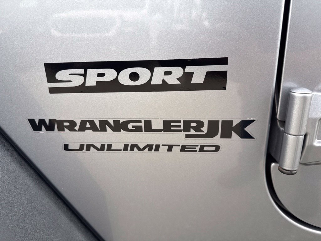 Used 2018 Jeep Wrangler Unlimited Sport S AWD/4WD image 16