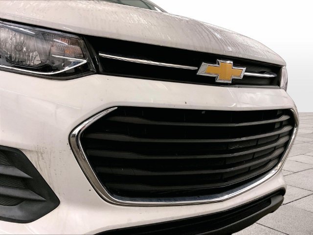 Used 2021 Chevrolet Trax LS w/ Tint and Cruise Package FWD image 29