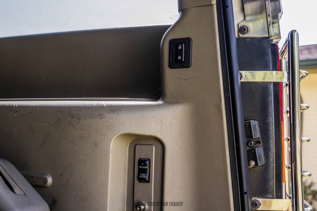 Used 2003 HUMMER H2 w/ Preferred Equipment Group AWD/4WD image 70