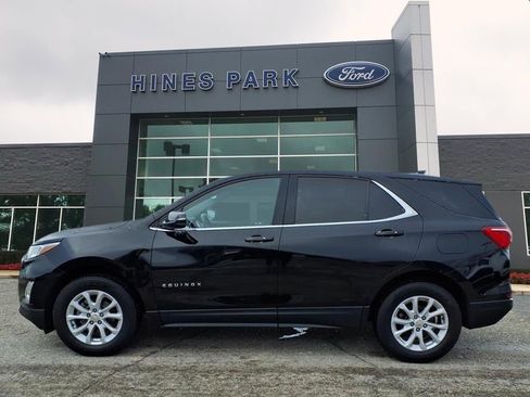 Used 2019 Chevrolet Equinox LT w/ Driver Convenience Package image 4