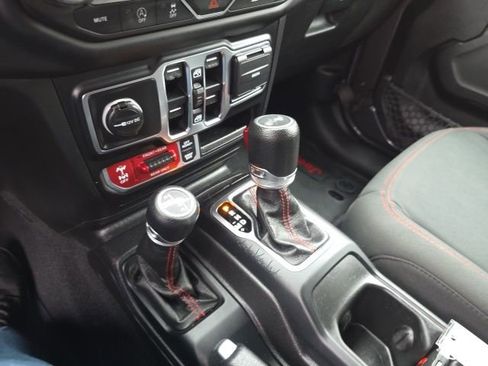 Used 2021 Jeep Wrangler Unlimited Rubicon w/ Cold Weather Group image 29