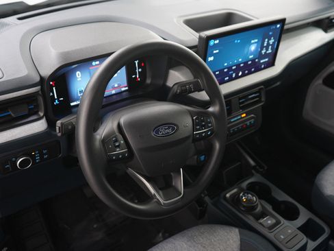 Used 2025 Ford Maverick XLT w/ Equipment Group 302A AWD/4WD image 21