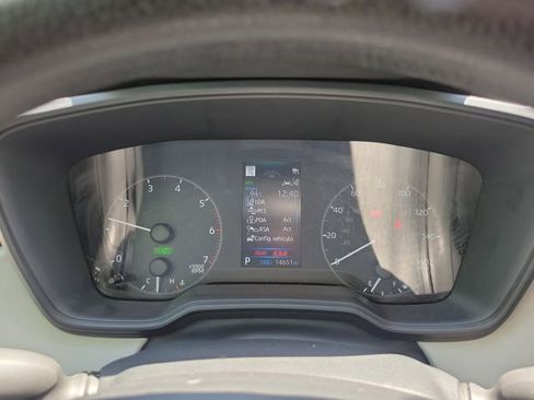 Used 2025 Toyota Corolla LE image 17