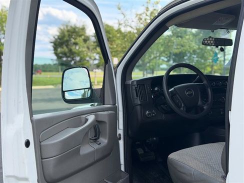 Used 2009 Chevrolet Express 2500 RWD image 7