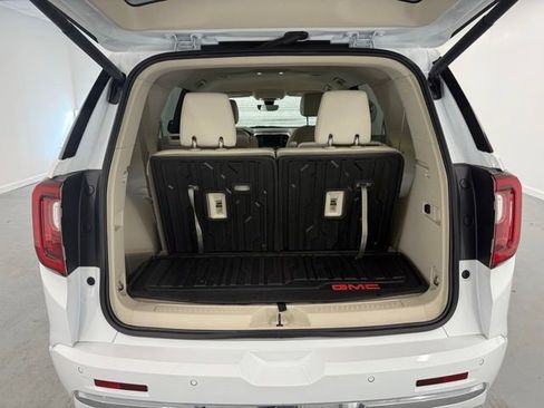 Used 2023 GMC Acadia Denali w/ Denali Technology Package image 8