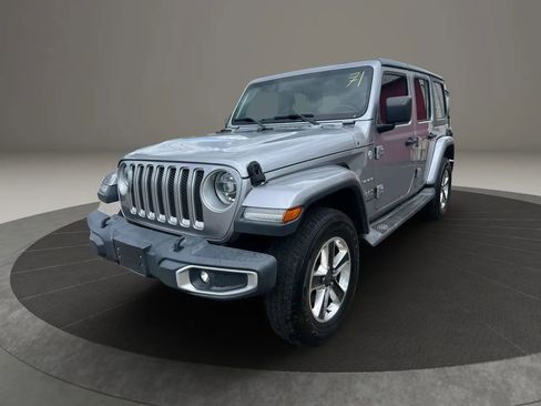 Used 2018 Jeep Wrangler Unlimited Sahara w/ Dual Top Group AWD/4WD image 1