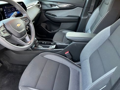 Used 2025 Chevrolet TrailBlazer LT image 9