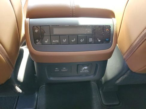 Used 2024 Nissan Pathfinder Platinum FWD image 26