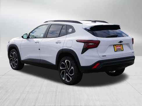 New 2026 Chevrolet Trax RS w/ Sunroof Package image 3