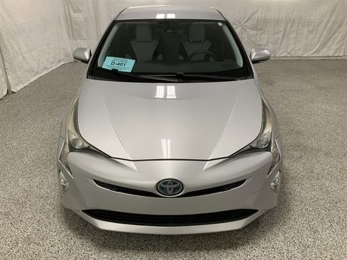 Used 2018 Toyota Prius Three Touring FWD image 3