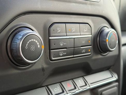Used 2022 Chevrolet Silverado 2500 Custom w/ Custom Convenience Package AWD/4WD image 20