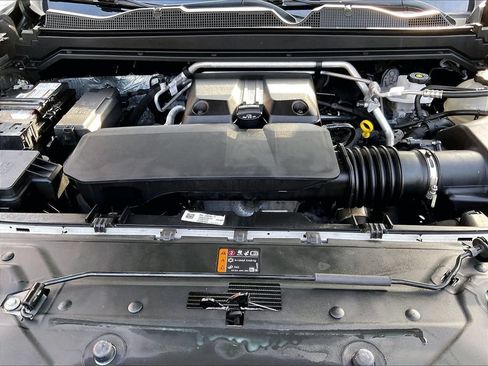 Used 2023 Chevrolet Colorado Trail Boss AWD/4WD image 28