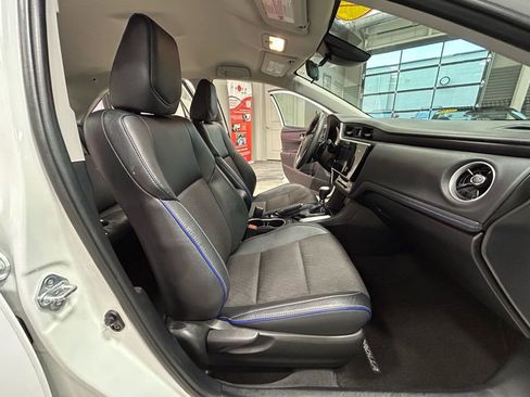 Used 2017 Toyota Corolla SE w/ Carpet Mat Package (TMS) image 38