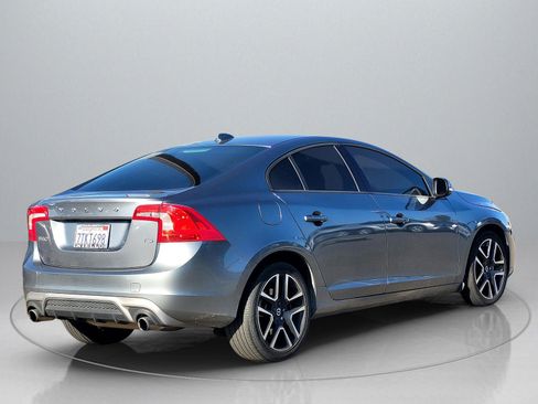Used 2017 Volvo S60 T5 Dynamic image 8
