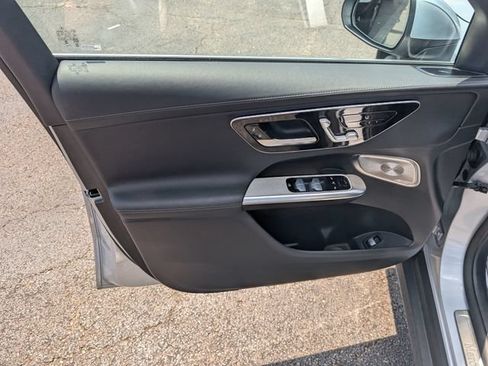 Used 2024 Mercedes-Benz GLC 300 4MATIC image 15