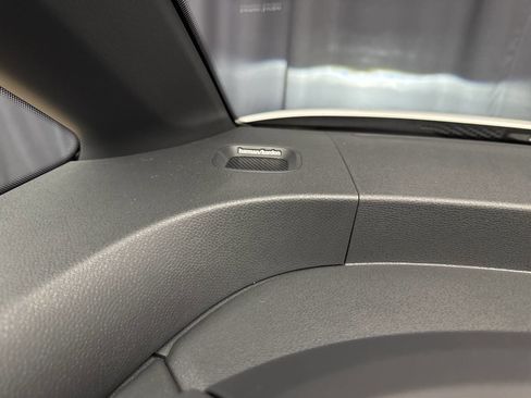 Used 2025 Volkswagen ID. Buzz 1st Edition image 28