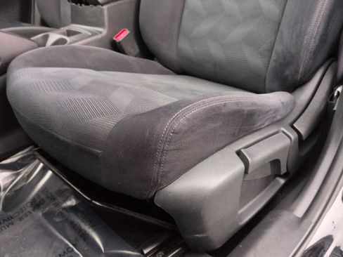 Used 2016 Nissan Rogue S image 18