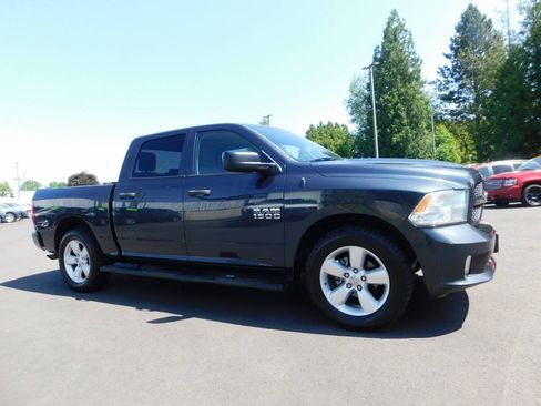 Used 2016 RAM 1500 Express RWD image 1