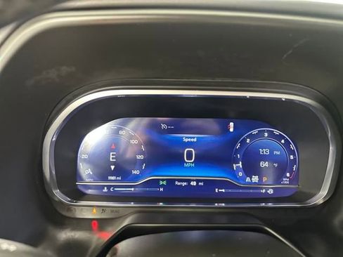 Used 2023 Chevrolet Suburban High Country image 17