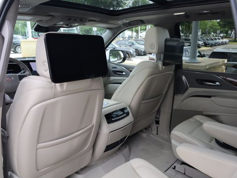 Used 2021 Cadillac Escalade Premium Luxury Platinum w/ Heavy-Duty Trailer Package AWD/4WD image 36