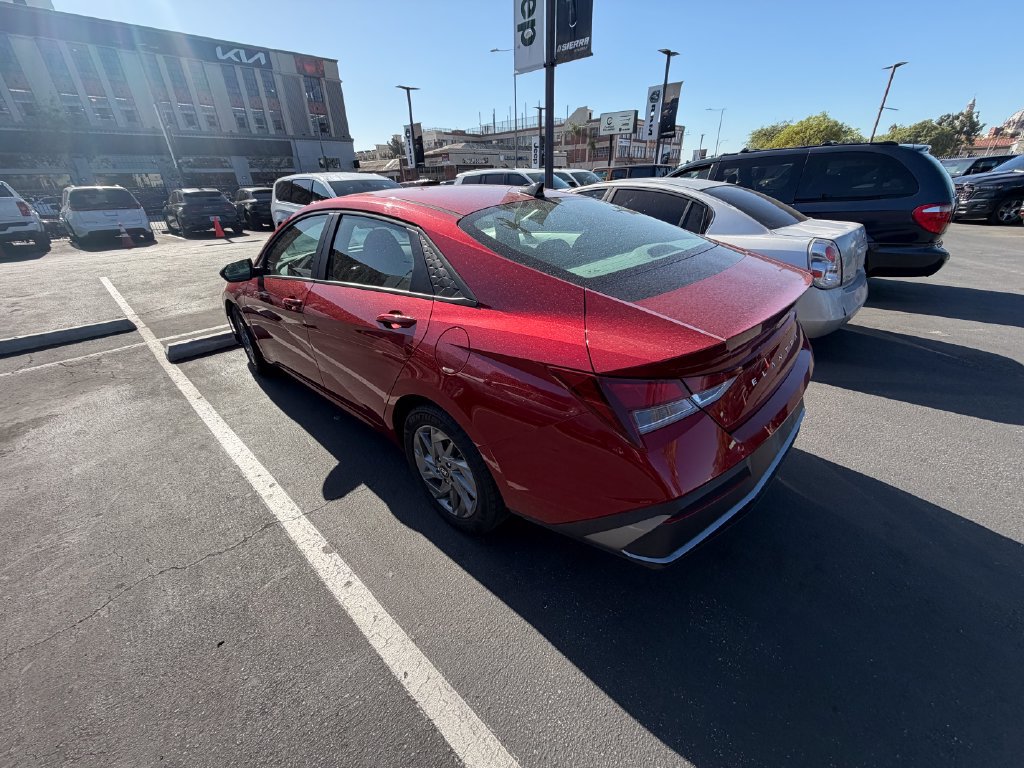 Used 2024 Hyundai Elantra SEL FWD image 4
