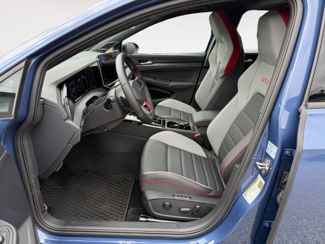 Used 2026 Volkswagen GTI SE FWD image 11