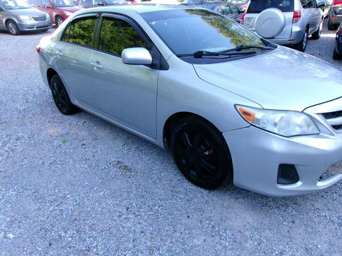 Used 2011 Toyota Corolla LE FWD image 4