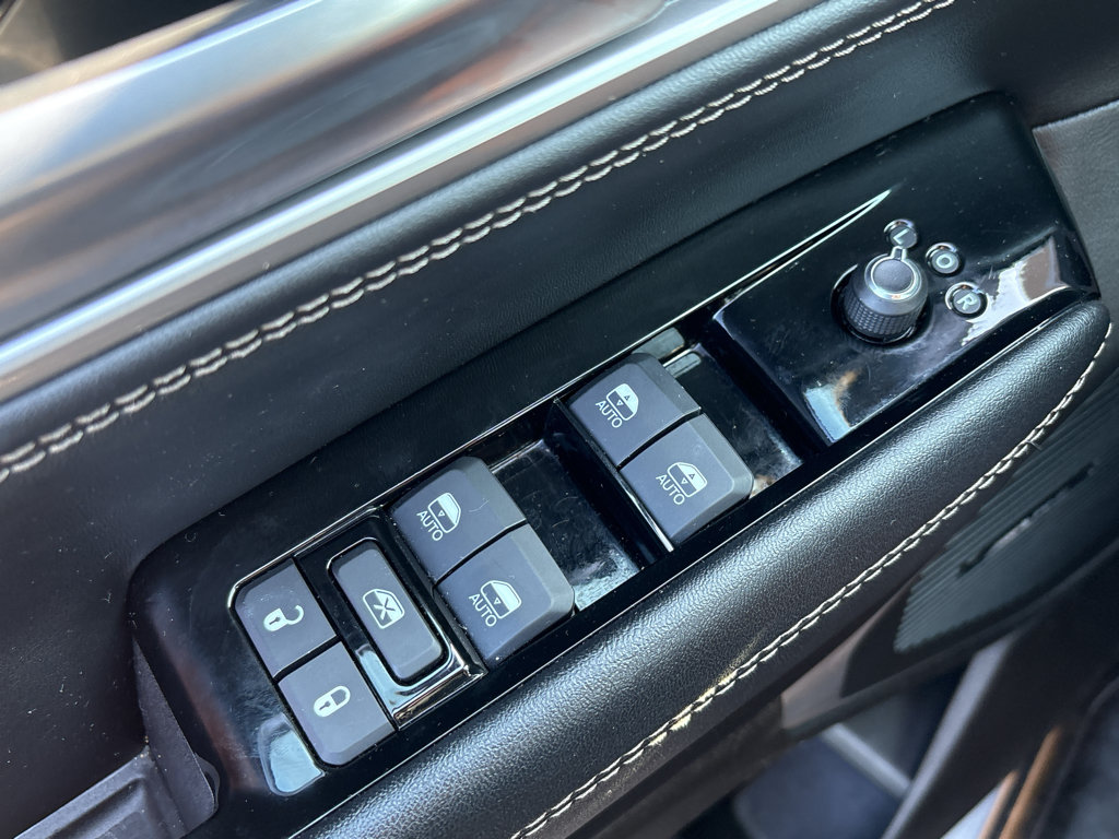 Used 2024 Jeep Wagoneer Series III AWD/4WD image 27
