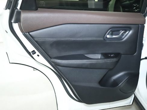 Certified 2023 Nissan Rogue SL AWD/4WD image 13
