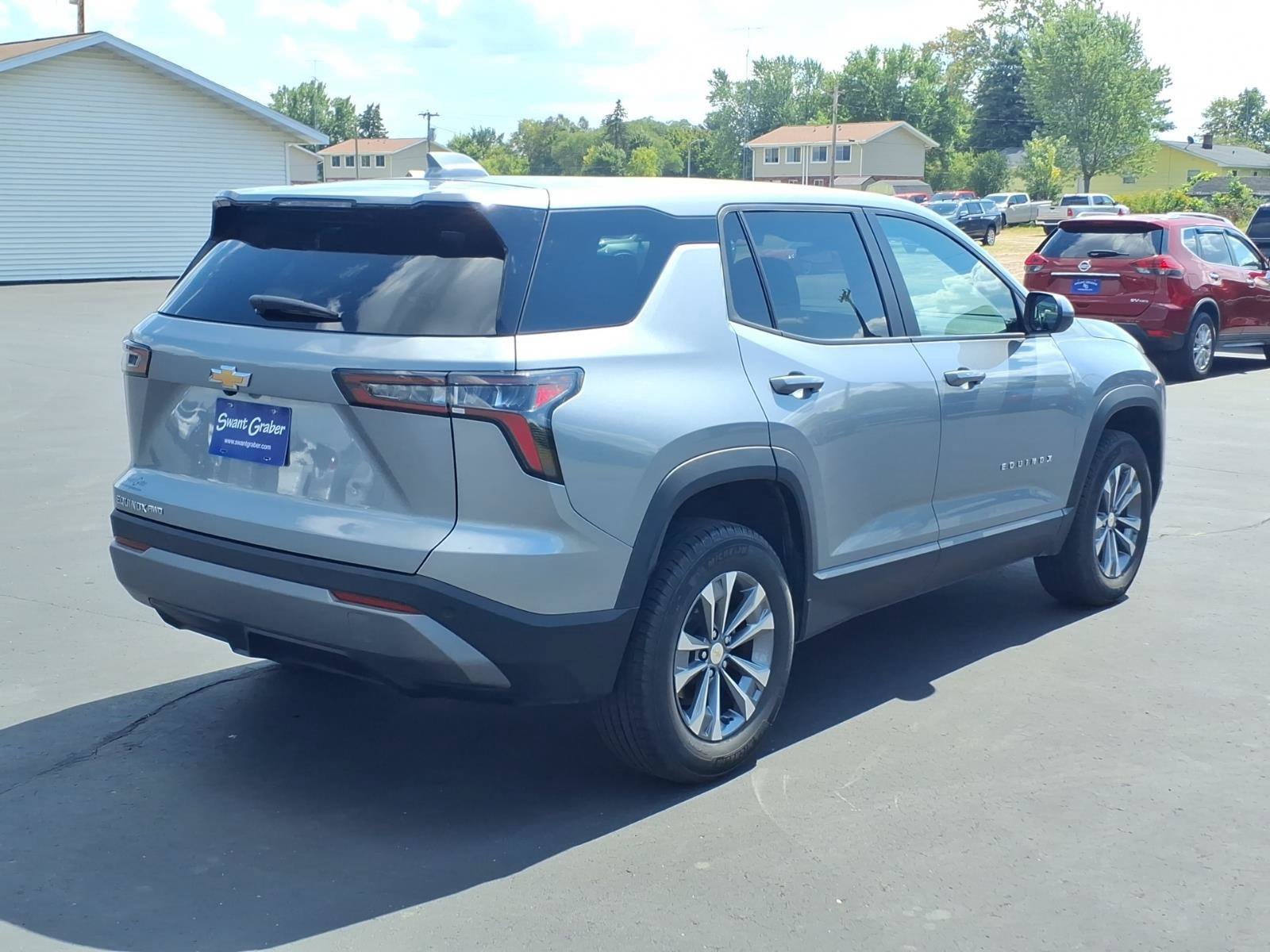 Used 2026 Chevrolet Equinox LT AWD/4WD image 6