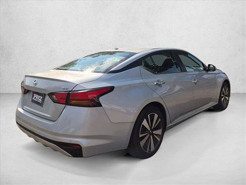 Used 2022 Nissan Altima 2.5 SV FWD image 5