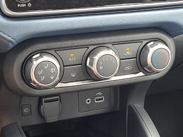 New 2025 Nissan Versa SV w/ Trunk Package FWD image 17