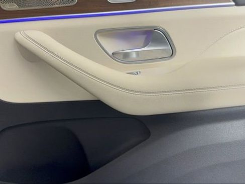 Used 2022 Mercedes-Benz GLS 450 4MATIC image 28