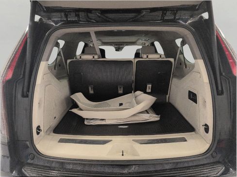 Certified 2022 Cadillac Escalade ESV Premium Luxury Platinum w/ LPO, Radiant Package AWD/4WD image 15