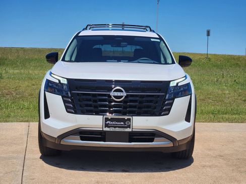 New 2026 Nissan Pathfinder Platinum AWD/4WD image 6