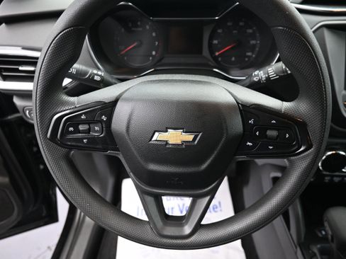 Used 2023 Chevrolet TrailBlazer LT FWD image 11