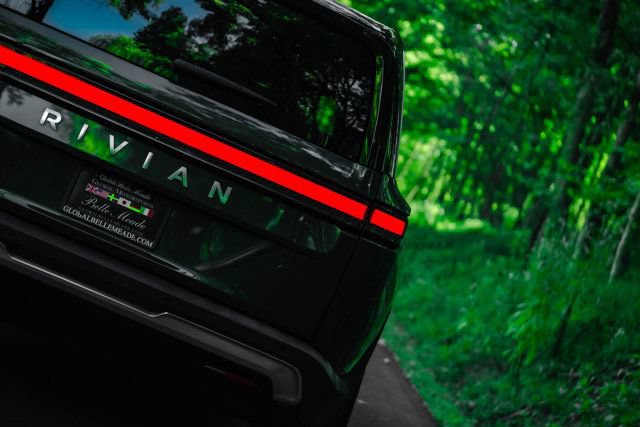 Used 2024 Rivian R1S Adventure Quad AWD/4WD image 9