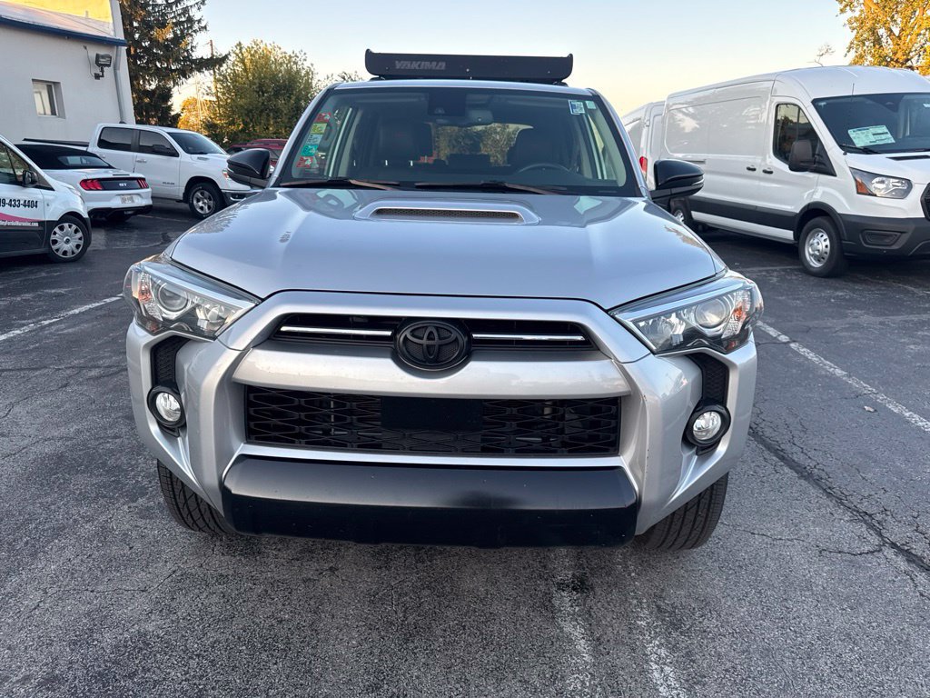 Used 2020 Toyota 4Runner Venture w/ Moonroof Package AWD/4WD image 9