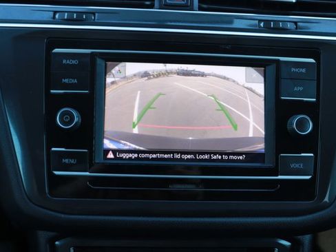 Used 2020 Volkswagen Tiguan S FWD image 26
