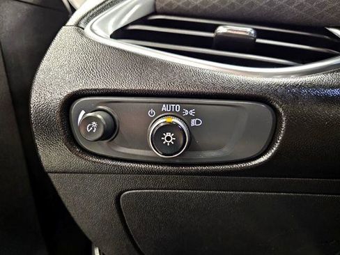 Used 2021 Chevrolet Malibu LT image 14