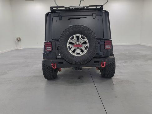 Used 2018 Jeep Wrangler Unlimited Rubicon w/ Connectivity Group image 7