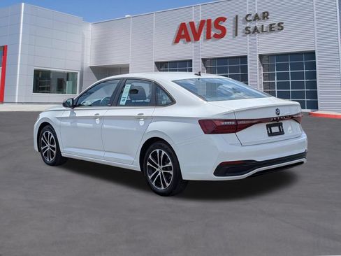 Used 2025 Volkswagen Jetta Sport FWD image 9
