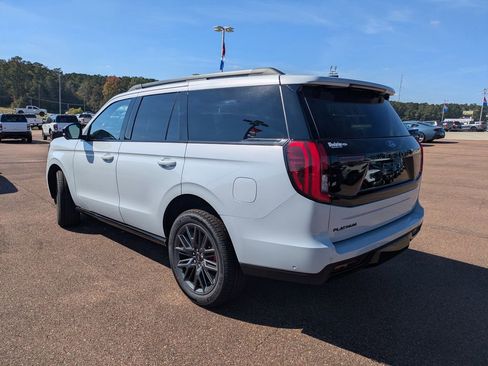 New 2025 Ford Expedition Platinum image 6